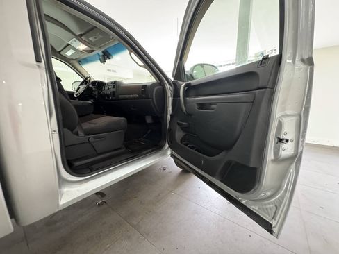 Used 2010 Chevrolet Silverado 1500 LT AWD/4WD image 19