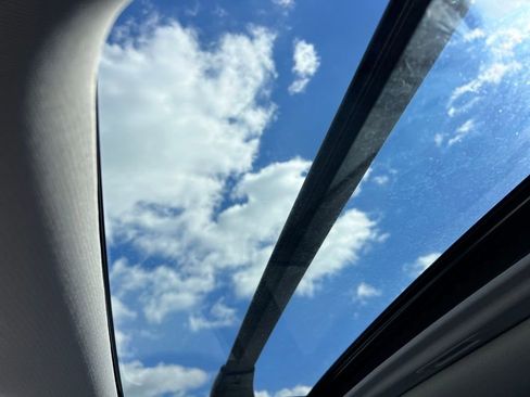 Used 2023 Hyundai Kona Limited image 23