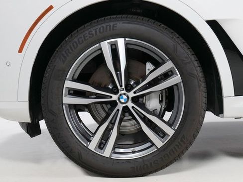 Used 2026 BMW X7 xDrive40i w/ M Sport Package AWD/4WD image 35