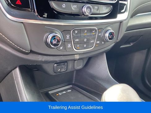 Used 2023 Chevrolet Traverse LT w/ LT Premium Package AWD/4WD image 13