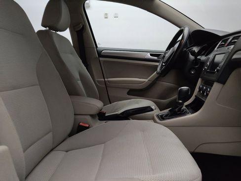 Used 2016 Volkswagen Golf S FWD image 21
