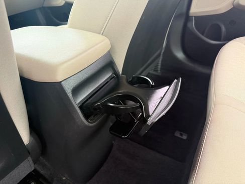 Used 2017 Hyundai Elantra SE image 13