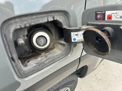 Used 2022 Jeep Renegade Trailhawk AWD/4WD image 18