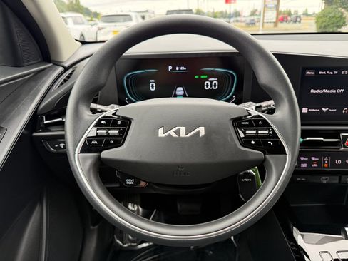 Certified 2024 Kia Niro LX FWD image 23