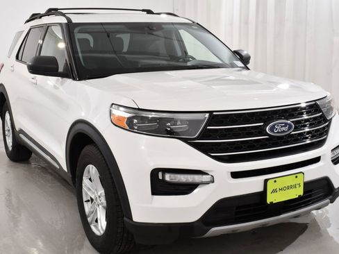 Used 2021 Ford Explorer XLT w/ Equipment Group 202A AWD/4WD image 4