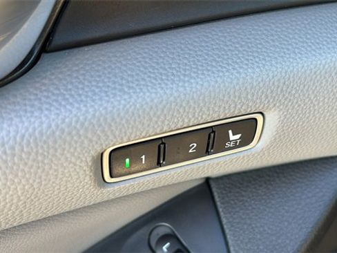 Used 2018 Honda Accord Touring image 23