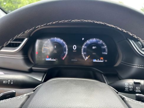 Used 2023 Jeep Grand Cherokee Altitude RWD image 21