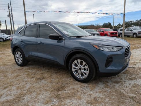 Used 2024 Ford Escape Active FWD image 2