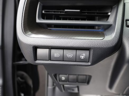 Used 2025 Toyota Prius AWD image 27