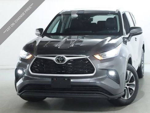 Used 2023 Toyota Highlander Limited image 1