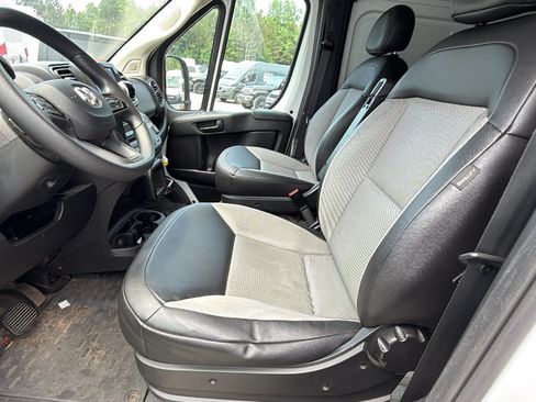 Used 2024 RAM ProMaster 2500 w/ Convenience Group FWD image 17