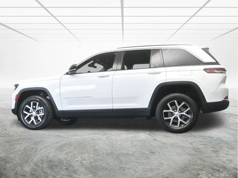 Used 2025 Jeep Grand Cherokee Limited image 57