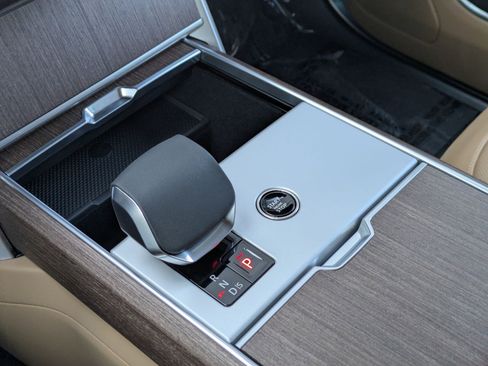 New 2026 Land Rover Range Rover SE image 16