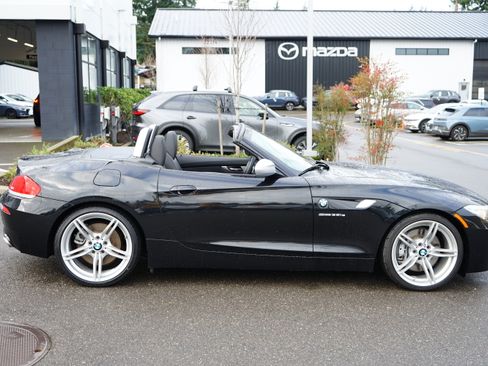 Used 2011 BMW Z4 sDrive35is image 11