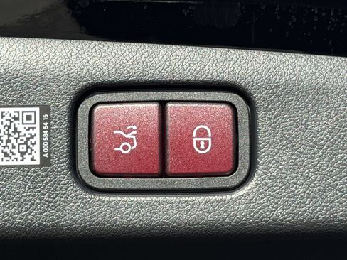 New 2026 Mercedes-Benz E 350 4MATIC Sedan image 14