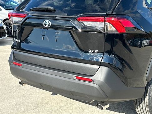 New 2025 Toyota RAV4 XLE image 5