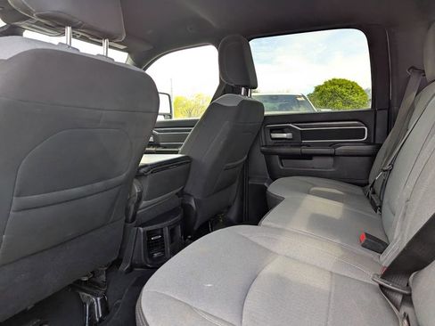 Used 2024 RAM 2500 Big Horn AWD/4WD image 32