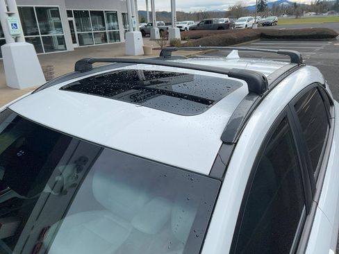 Used 2023 Hyundai Kona Limited image 7