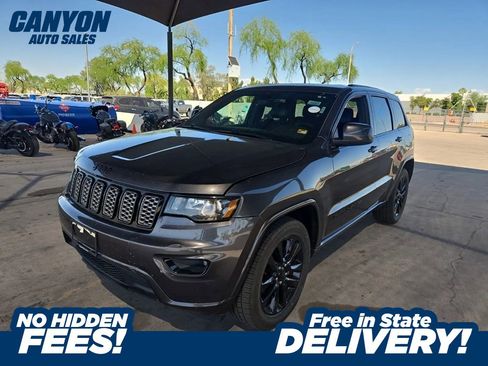 Used 2017 Jeep Grand Cherokee Altitude RWD image 1