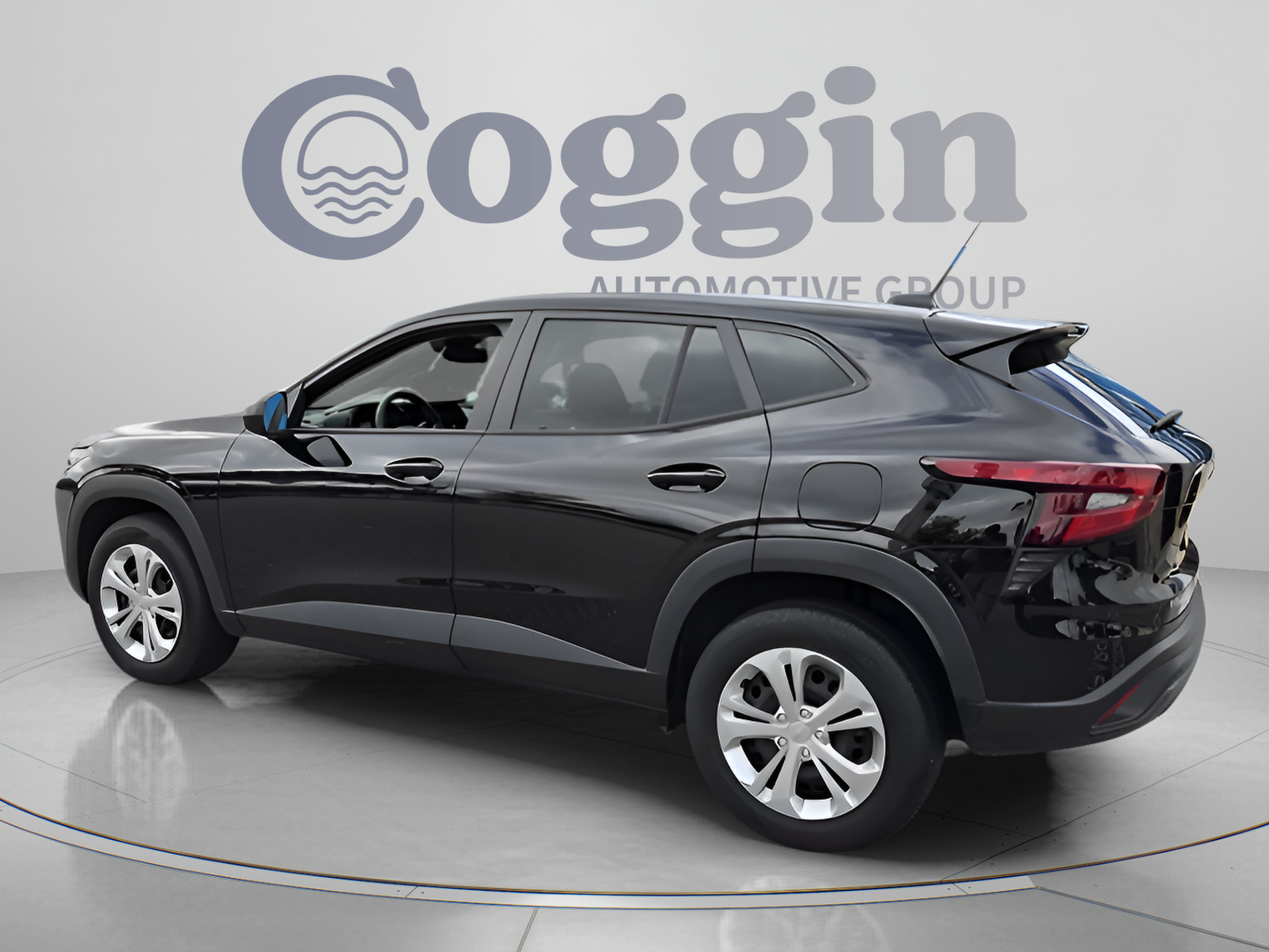 Used 2026 Chevrolet Trax LS FWD image 3