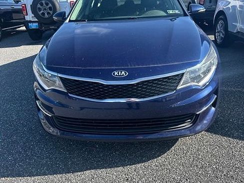 Used 2018 Kia Optima LX w/ 17" Alloy Wheels Package FWD image 1