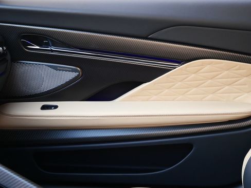 Used 2025 Aston Martin DB12 Coupe RWD image 20
