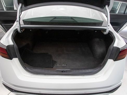 Used 2025 Nissan Altima 2.5 SV w/ SV Special Edition Package image 19