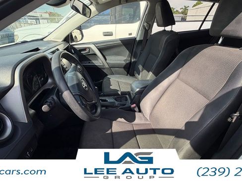 Used 2017 Toyota RAV4 LE FWD image 3