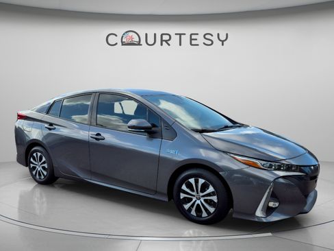 Used 2022 Toyota Prius Prime Limited FWD image 9