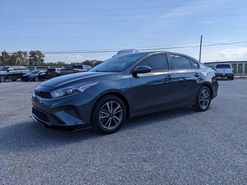 Used 2022 Kia Forte LXS image 8