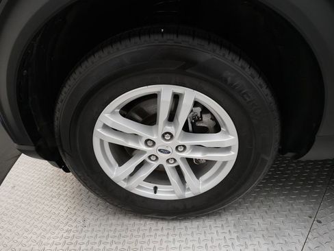 Used 2023 Ford Explorer XLT w/ Equipment Group 202A AWD/4WD image 26