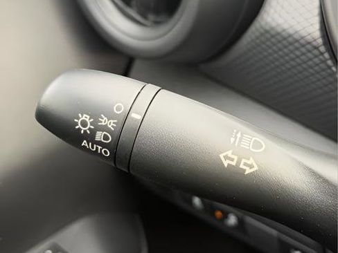 Certified 2025 Nissan Kicks Play S image 21