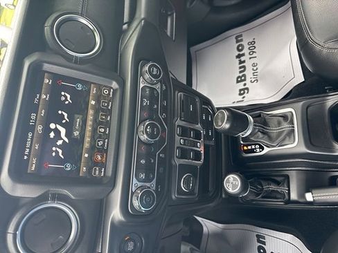 Used 2021 Jeep Wrangler Unlimited Sahara w/ Cold Weather Group AWD/4WD image 17
