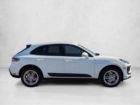 Used 2024 Porsche Macan image 4