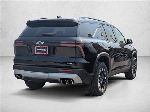 Used 2025 Chevrolet Traverse Z71 w/ Driver Confidence Package image 2