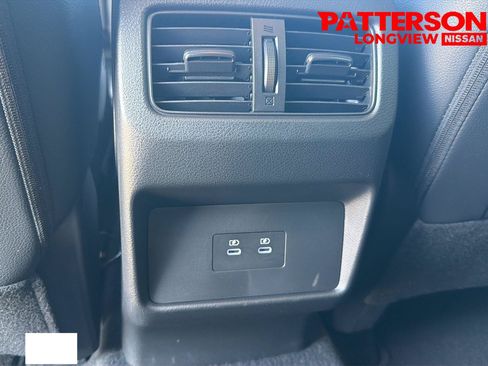 Used 2025 Nissan Rogue SL FWD image 20