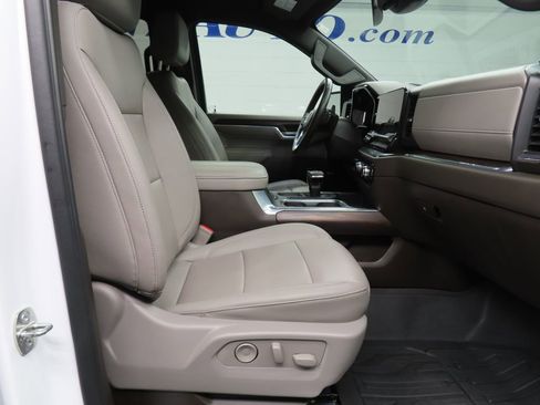 Used 2023 GMC Sierra 1500 SLT w/ SLT Convenience Package image 33