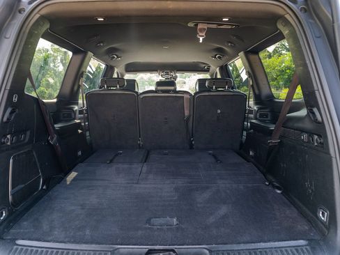 Used 2024 Jeep Wagoneer Series II w/ Flexible Seating Group RWD image 20