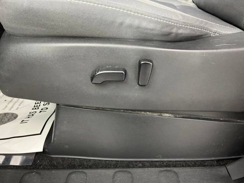 Used 2022 Nissan Frontier SV RWD image 33