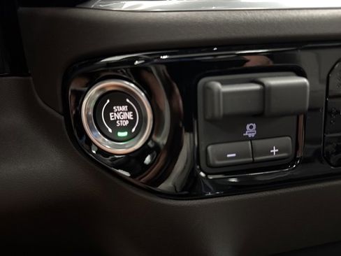 New 2026 Chevrolet Silverado 2500 LTZ w/ LTZ Convenience Package image 17