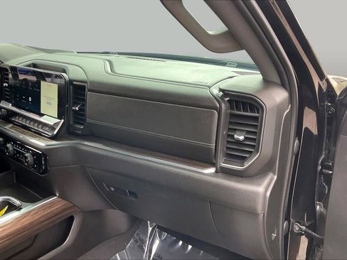 Used 2023 Chevrolet Silverado 1500 RST AWD/4WD image 18