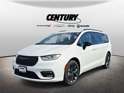 New 2026 Chrysler Pacifica Select image 7