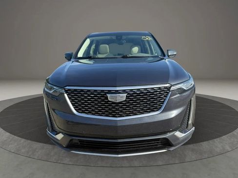 Used 2021 Cadillac XT6 Premium Luxury AWD/4WD image 2