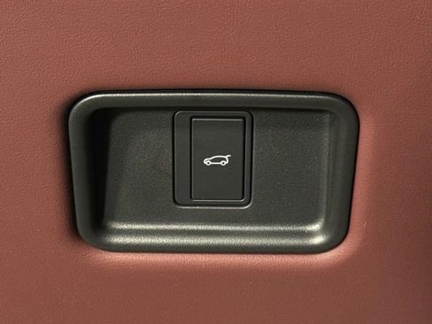 New 2026 Land Rover Range Rover SE image 39