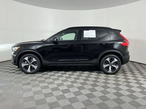 Certified 2025 Volvo XC40 B5 Plus image 9