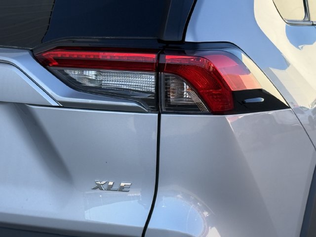 Used 2025 Toyota RAV4 XLE FWD image 7