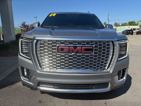 Used 2024 GMC Yukon Denali AWD/4WD image 3