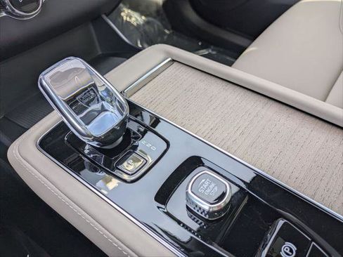 Used 2026 Volvo XC90 B6 Plus w/ Protection Package Premier image 21