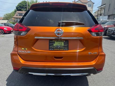 Used 2017 Nissan Rogue SL AWD/4WD image 5