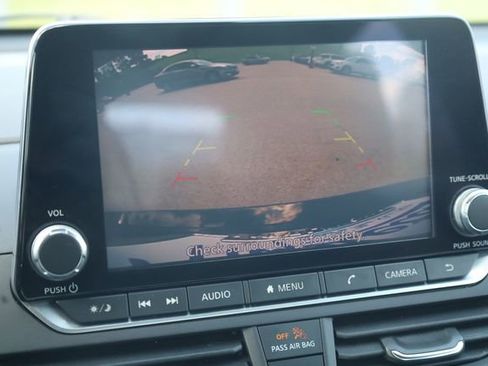 Used 2021 Nissan Altima 2.5 SR FWD image 16
